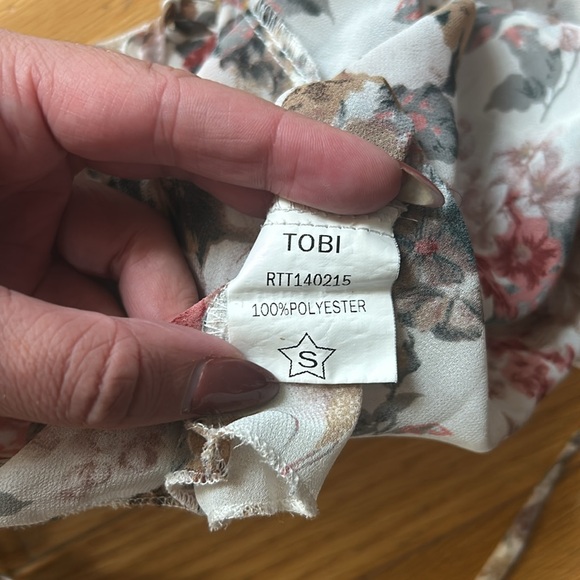 Tobi Floral Going Out Top Size Small - Picture 6 of 6